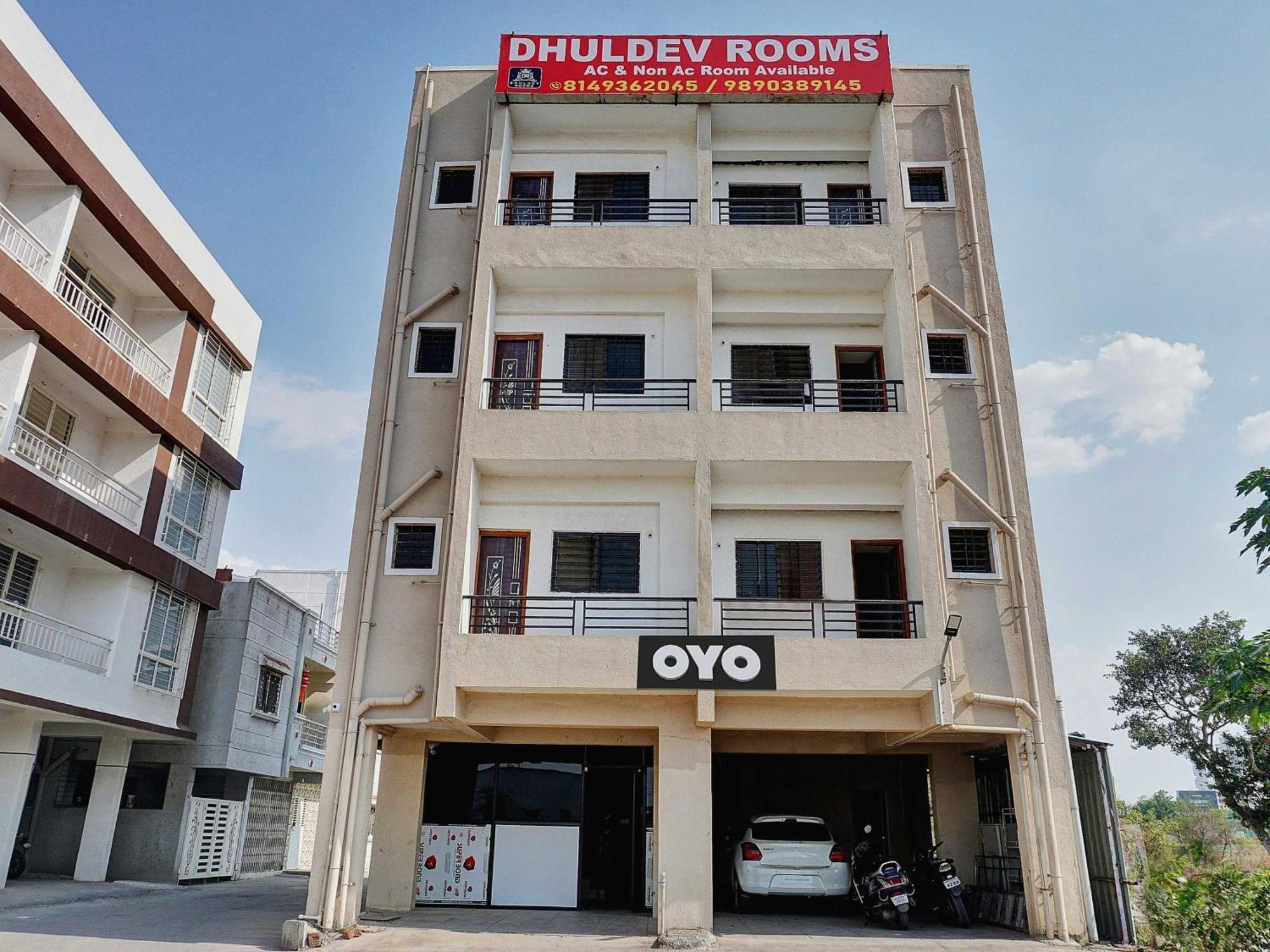 Oyo Flagship Dhuldev Executive Rooms Pune Bagian luar foto